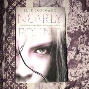 Nearly Found -Elle Cosimano BOOK